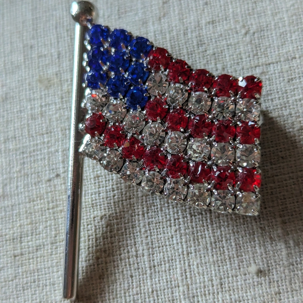 AMERICAN FLAG Rhinestone Embellished Brooch Pin - Picture 5 of 7